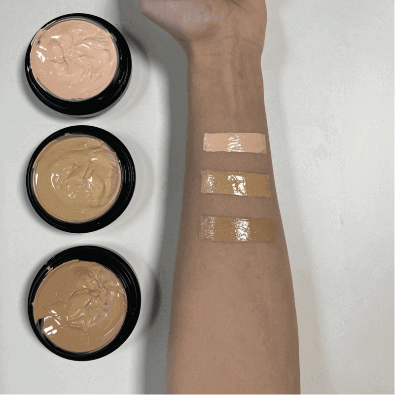 Air cushion foundation med svamphuvudapplikator MUSSBALM 1+1 FREE